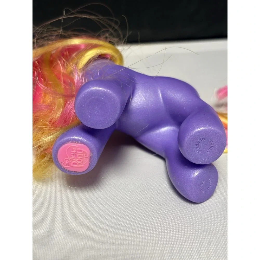 Vintage G3 My Little Pony Bumbleberry Purple Strawberry Magnet Foot Hasbro 2005